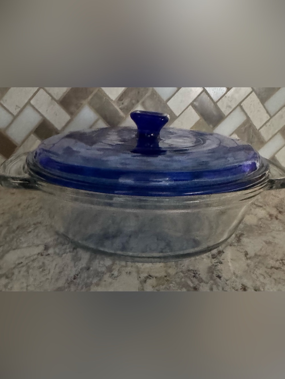Vintage Anchor Hocking 1.5 Quart Round Glass Casserole Dish with Lid